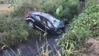 Choque de vehículo contra árbol en Liberia dejó dos muertos esta madrugada