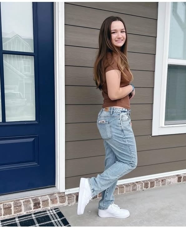 Imágenes de Chloe Clem la niña que se hizo viral por un meme.