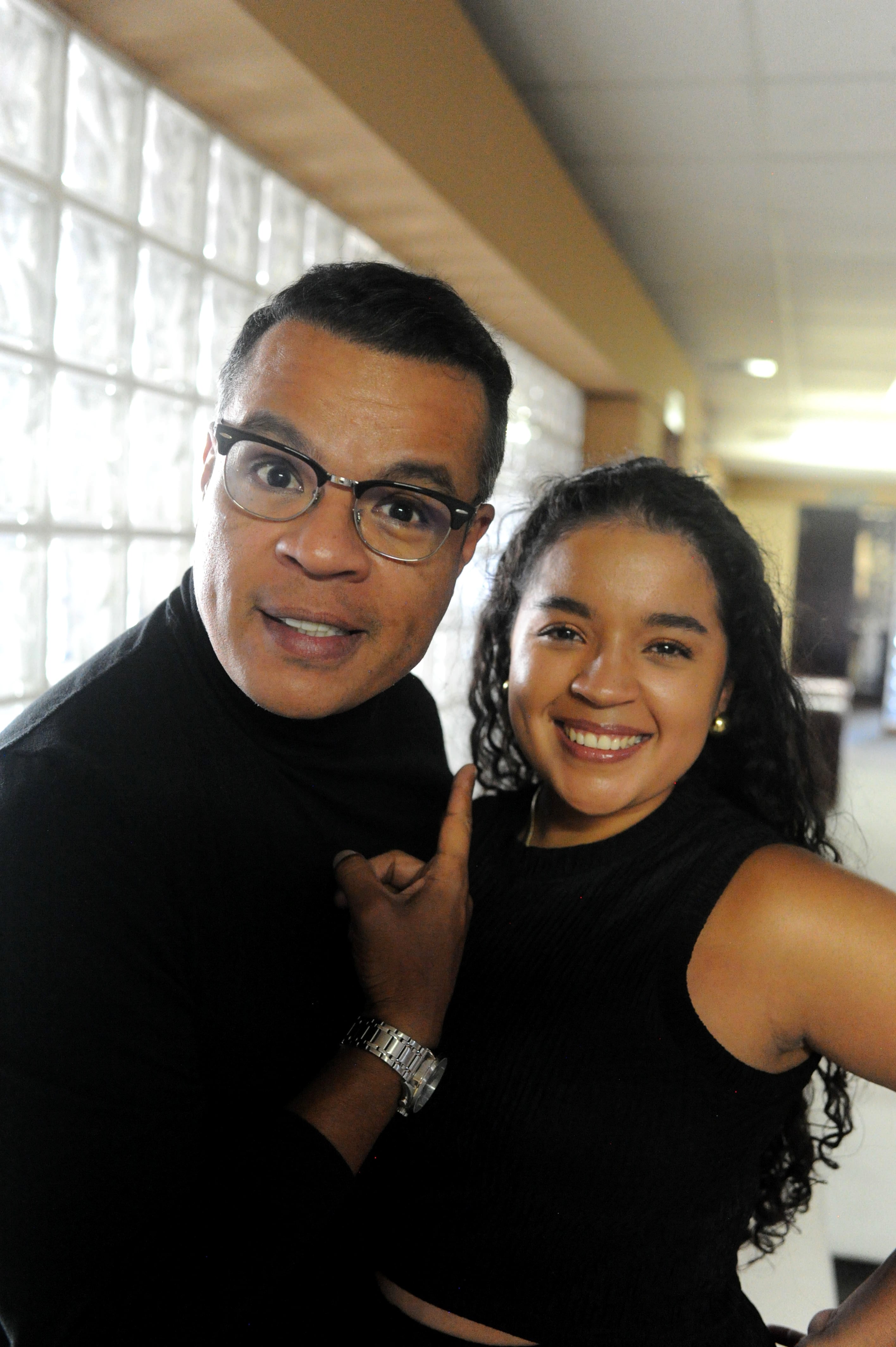 Jair Cruz posando con su hija Valeria.