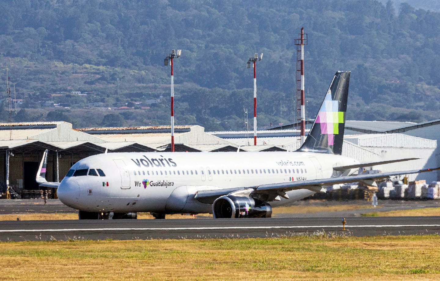 Volaris suspenderá vuelos dentro de Centroamérica a partir del 12 de abril por altos costos operativos
