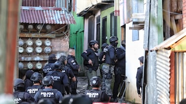 Cierre de puestos, retiro de policías y recortes: las decisiones que cuestiona informe legislativo sobre seguridad