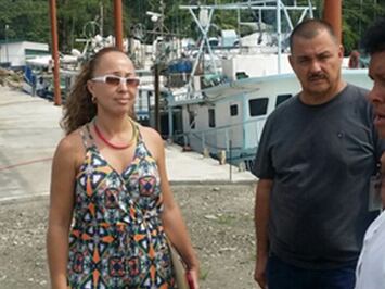 Anita McDonald (izquierda) en un encuentro en Portete, Limón, junto a Gilbert Bell Fernández, alias Macho Coca.