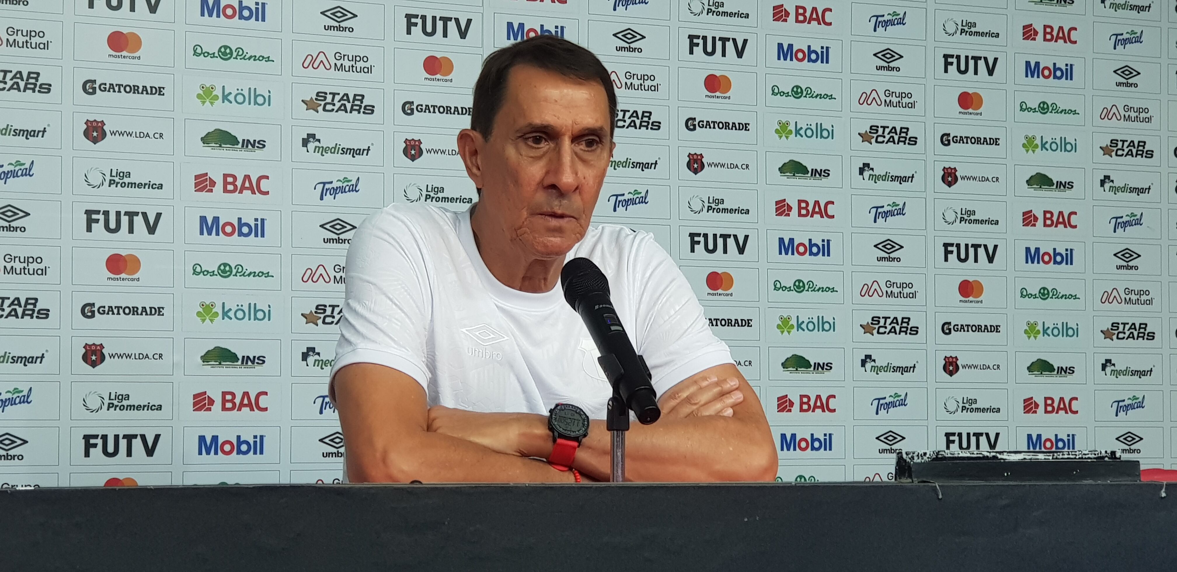 Alexandre Guimaraes considera que el partido de este sábado entre Herediano y Liga Deportiva Alajuelense puede ser muy importante para los manudos.