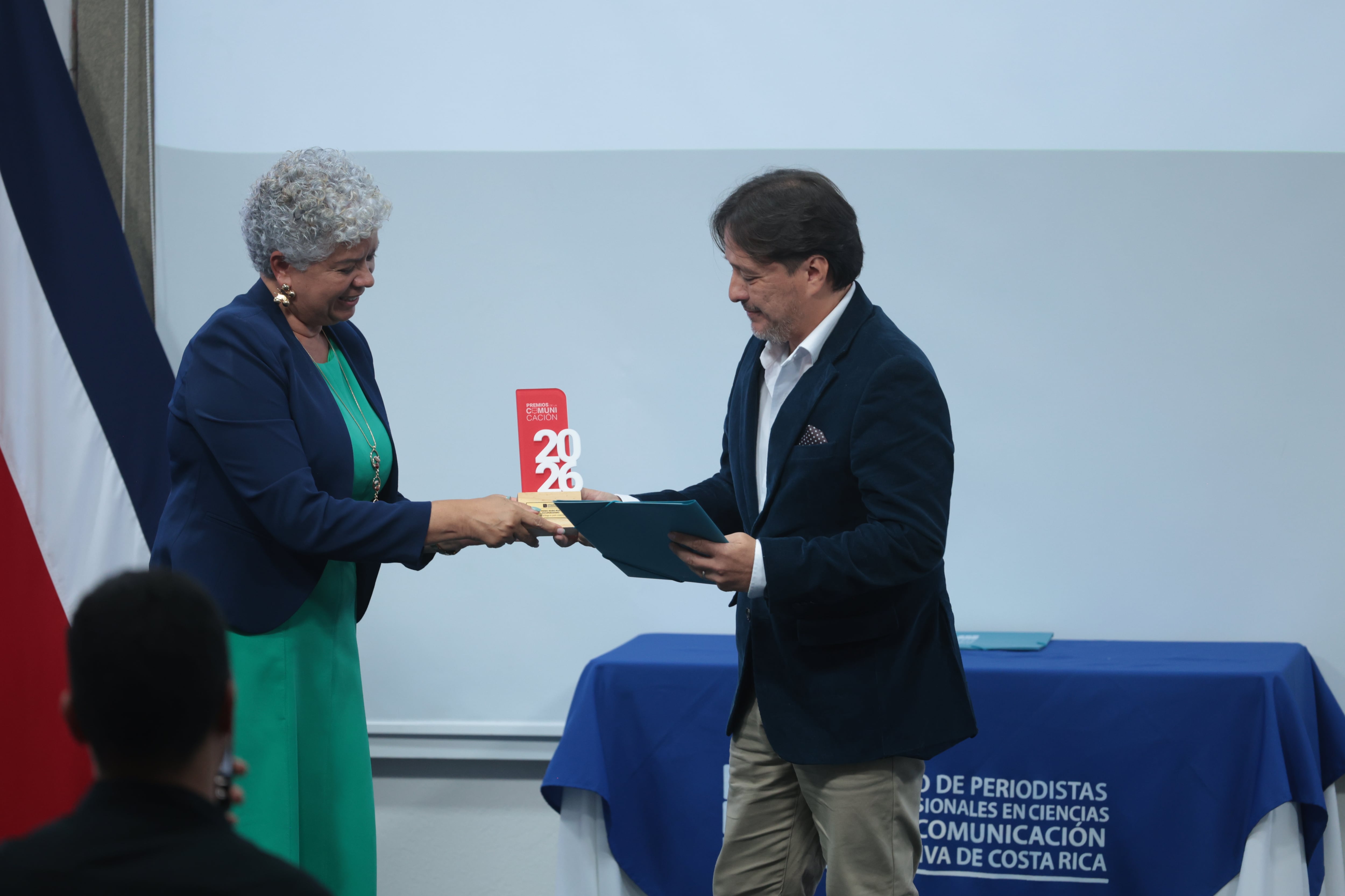 21/09/2026, San José, COLPER, entrega de los premios a la comunicación por parte del COLPER, John Durán ganador del Premio Mario Roa y Rafael Pacheco ganó una mención honorífica.