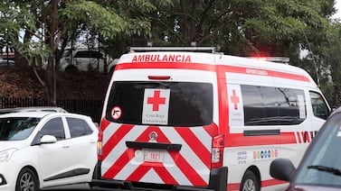 Accidente en Ciudad Colón: dos trabajadores cayeron a un guindo durante movimiento de tierra