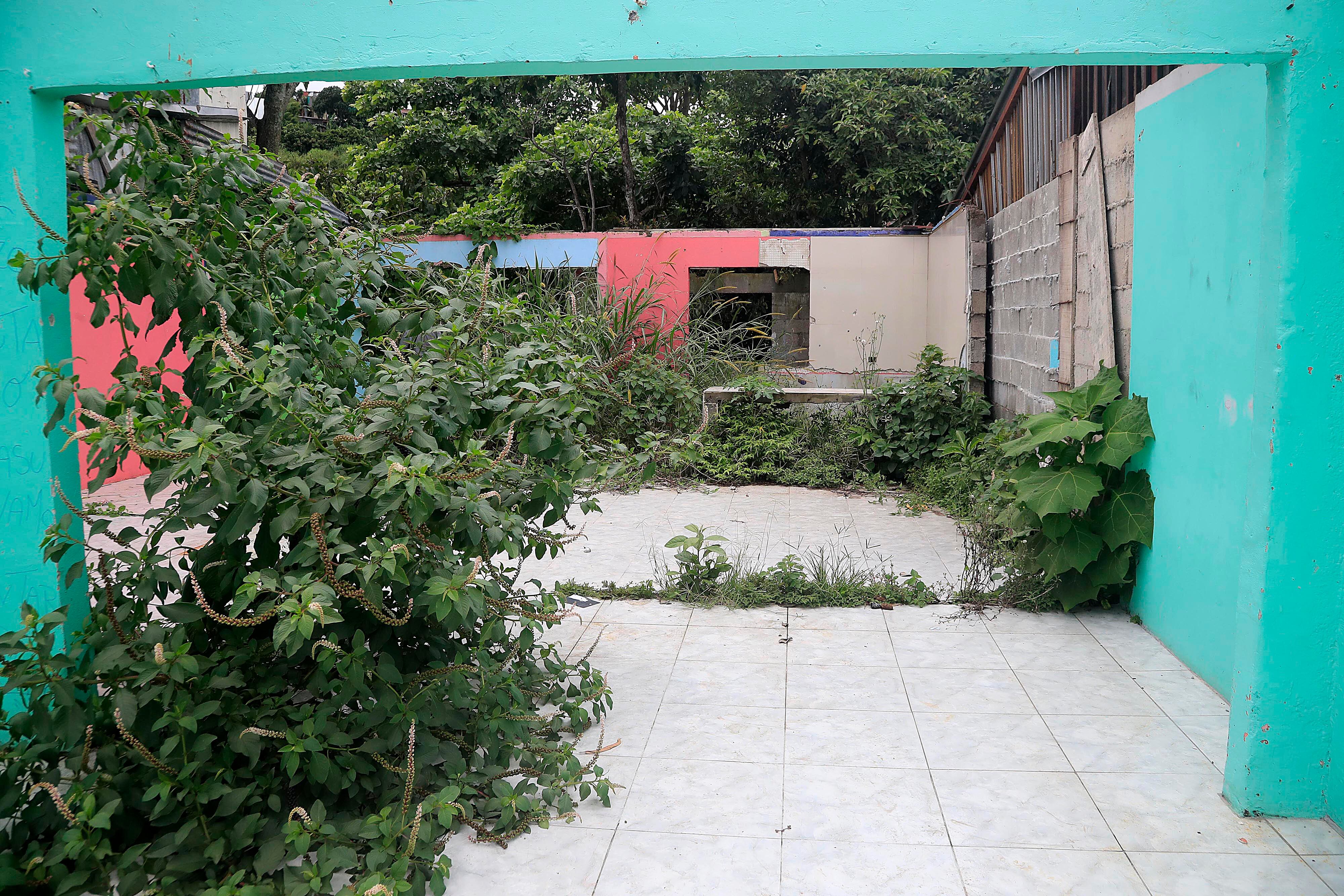 19/10/2023 San Rafael de Escazú. Aparación de tres cuerpos con heridas de bala en río Tiribí, Bajo los Anonos. Fuerza Pública y OIJ, presentes en el lugar.