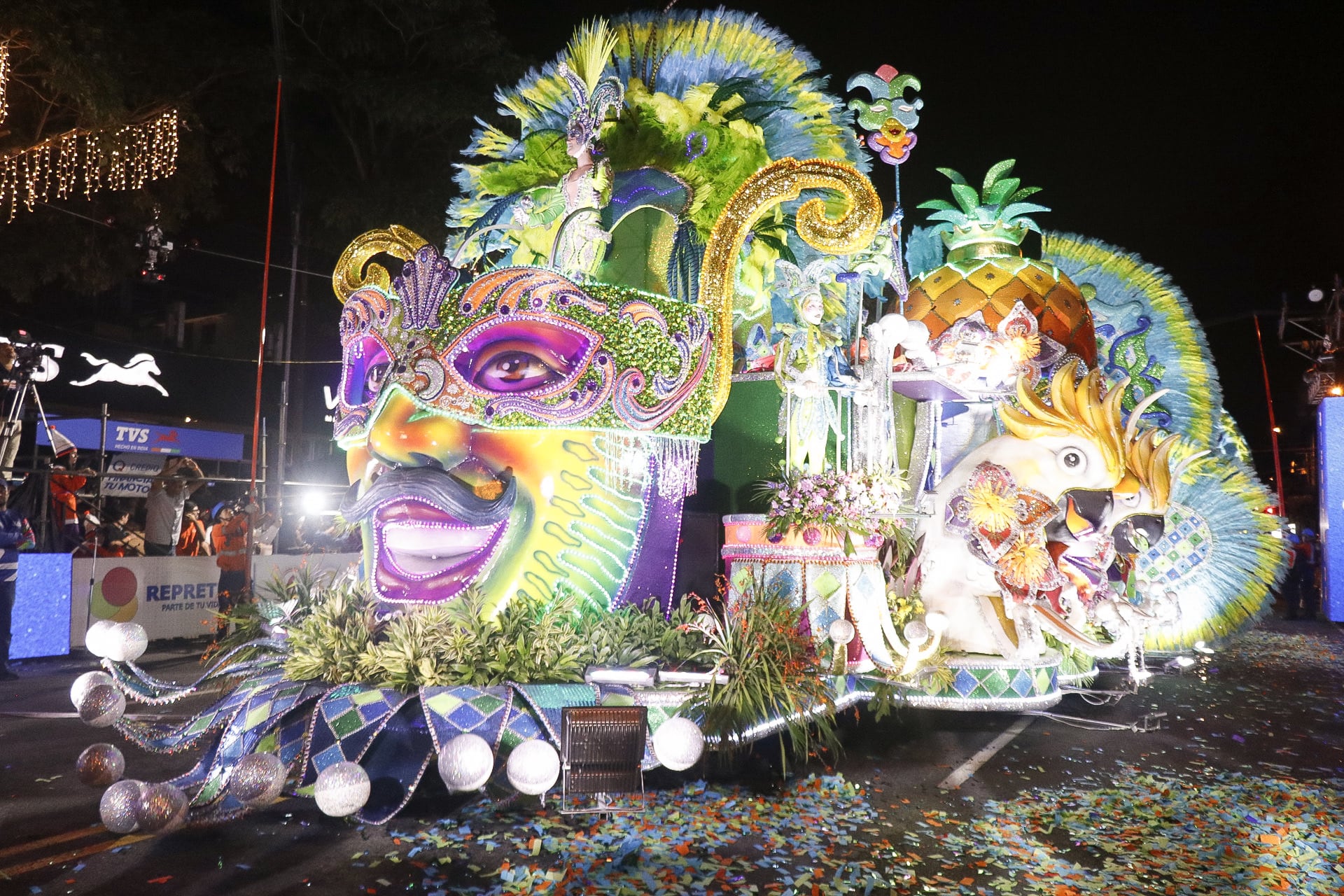 Foto de una carroza en el Festival de la luz de 2023, para nota anunciando los detalles de la edición 2024 del evento.