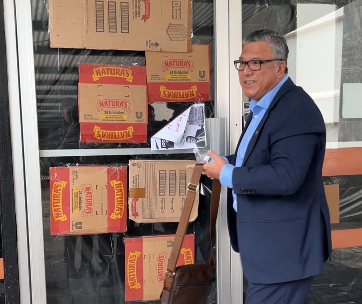 Carlos Araya, rector de la UCR, llegó al edificio de Rectoría, tomado por estudiantes desde este miércoles 22 de abril.