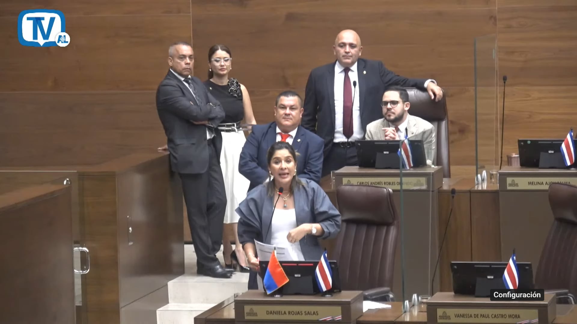 Diputados se solidarizan con Johana Obando