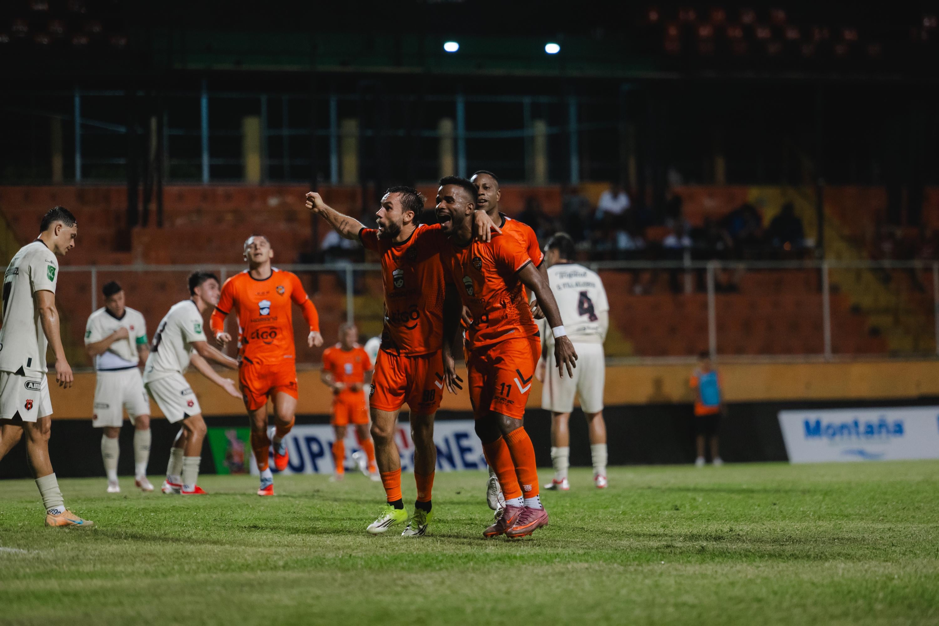 Puntarenas FC se dejó los tres puntos ante una Liga Deportiva Alajuelense que sigue de malas.