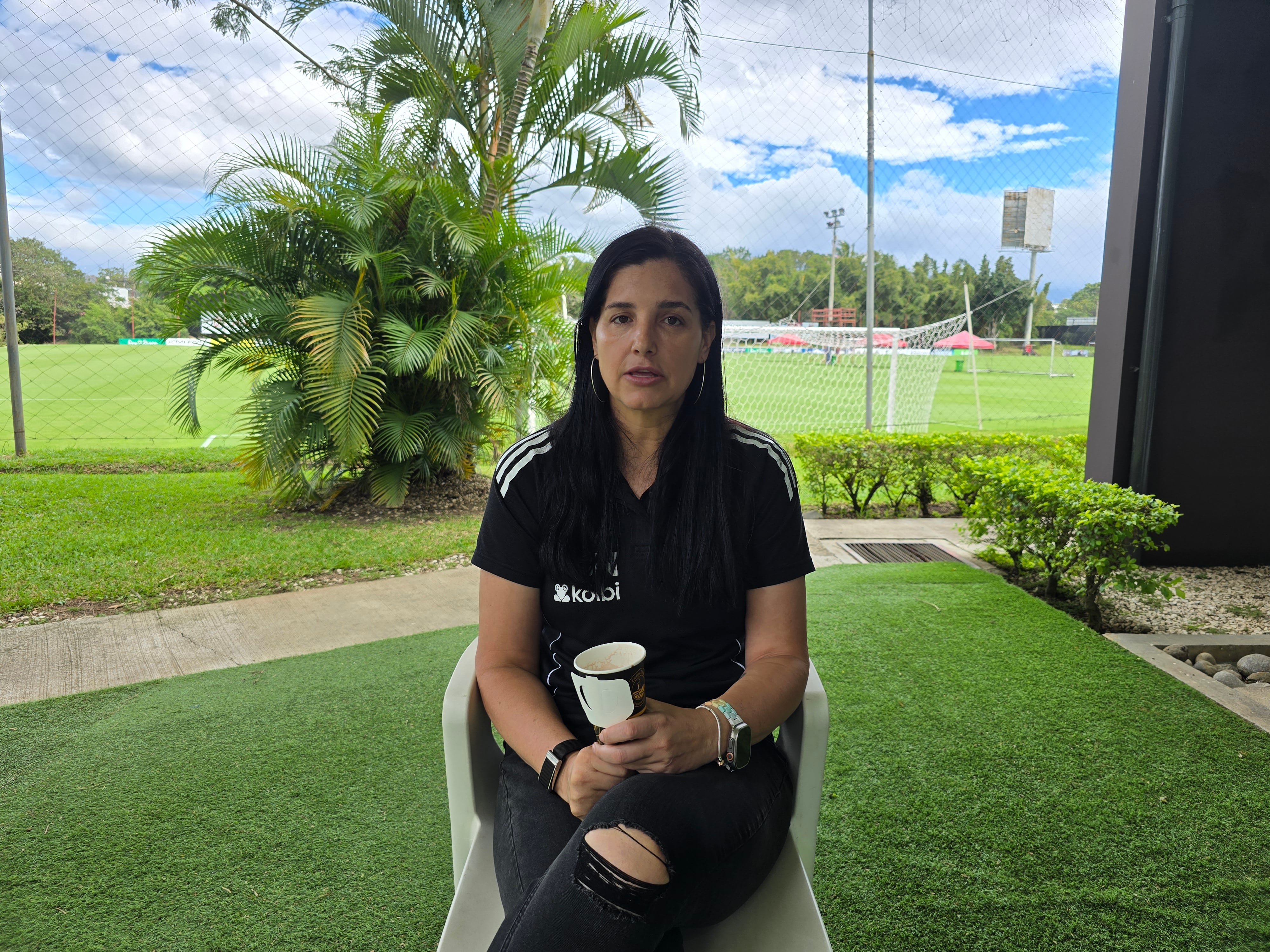 Lindsay Camila conversó con 'La Nación' con un café en mano en el Proyecto Gol.