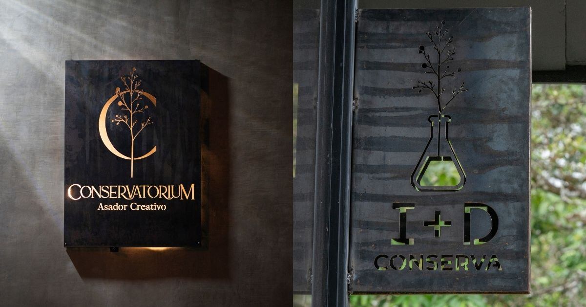 Collage con fotos de los rótulos de Conservatorium, restaurante costarricense entre 100 mejores Latinoamérica. El primer rótulo es el general del restaurante y el segundo de su laboratorio de investigación y desarrollo en gastronomía