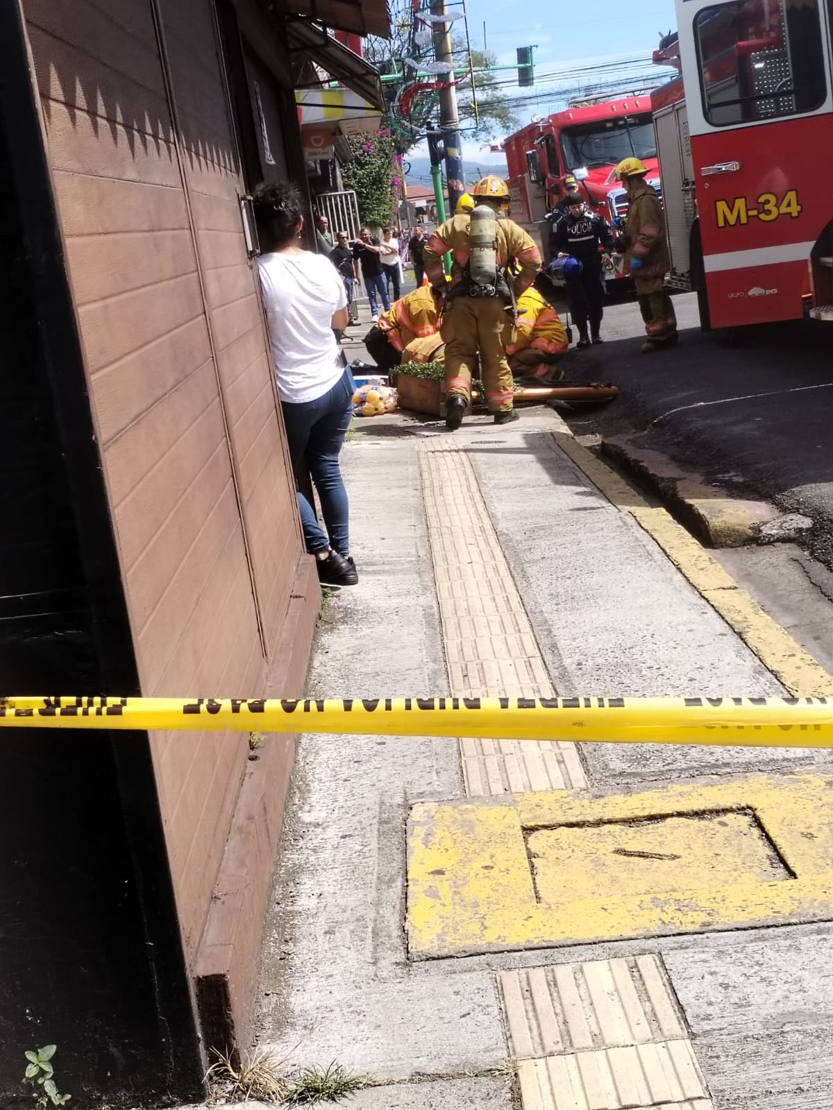 Un joven de 23 años falleció tras sufrir quemaduras, cuando estaba en un local de venta de comidas en el centro de Alajuela.