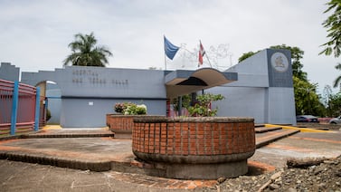 Editorial: Oftalmólogo sin equipo