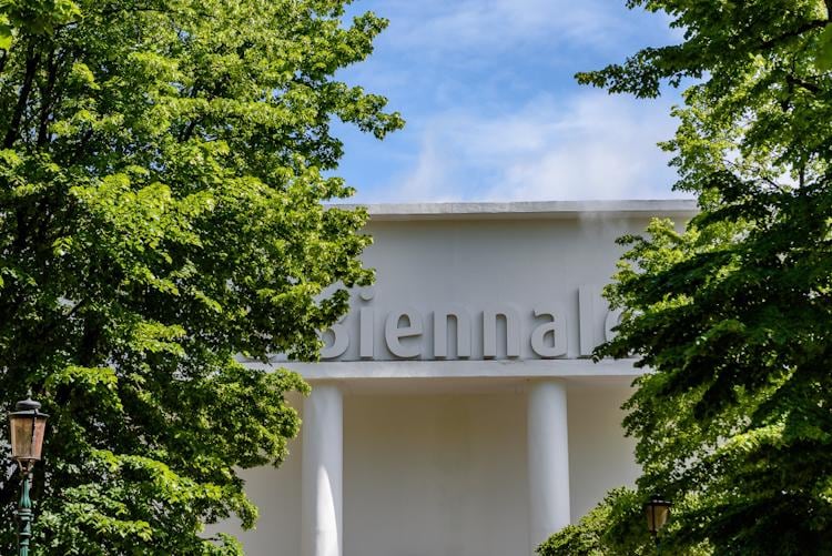 La Bienal de Venecia estará abierta de abril a noviembre de 2026.