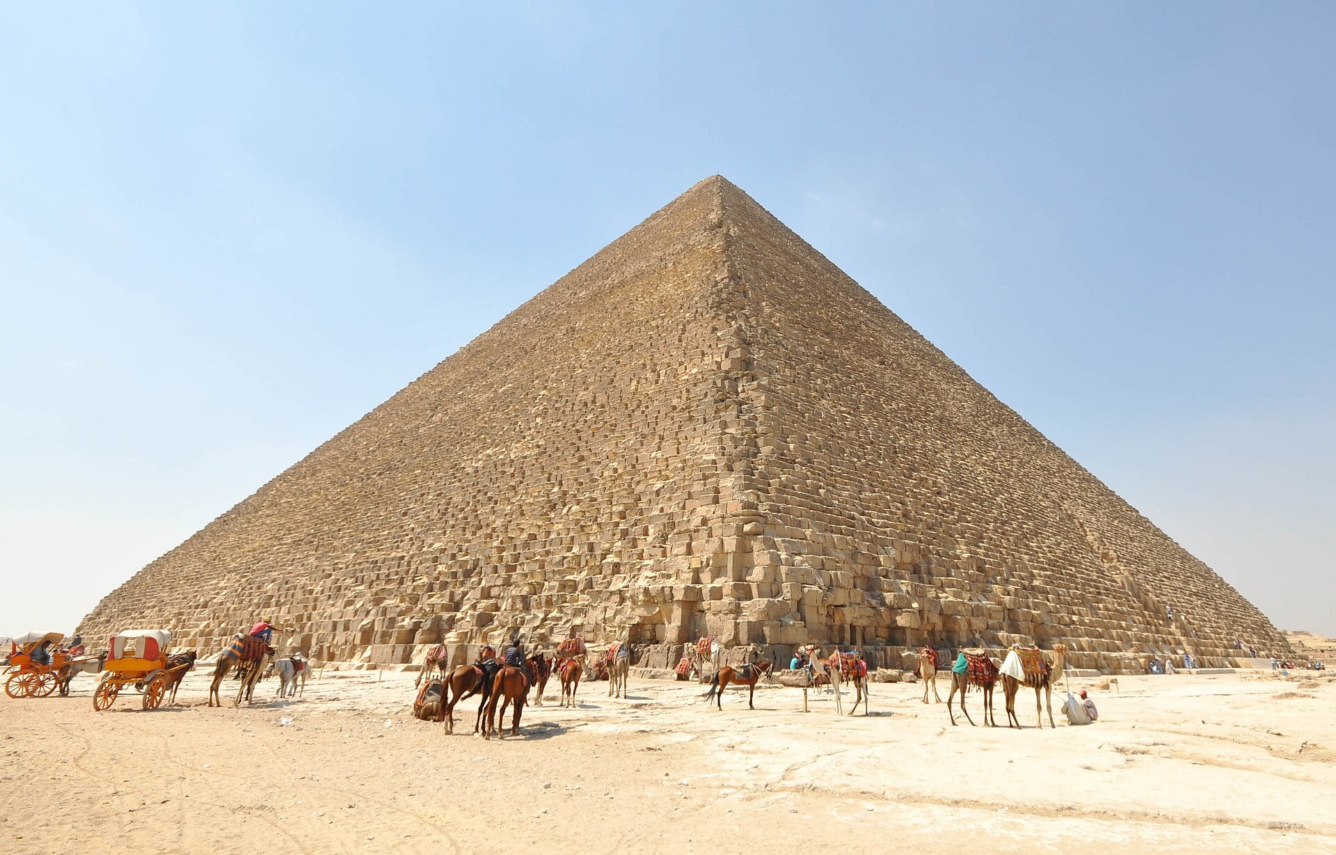 Investigadores analizaron la respuesta sísmica de la pirámide de Keops y hallaron claves que explican su estabilidad.