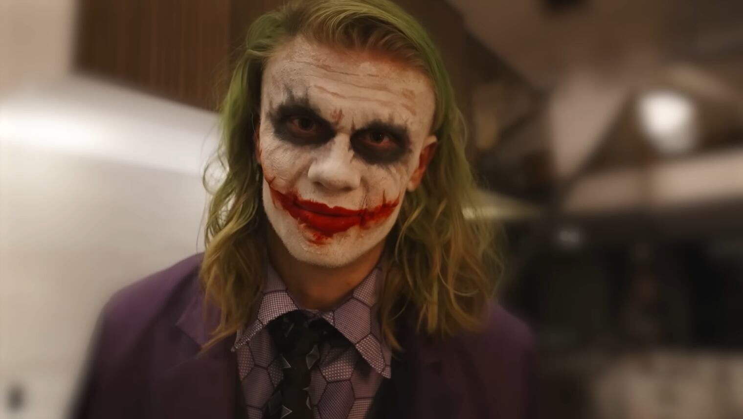 Haaland salió disfrazado de Joker en Halloween por las calles de Manchester antes de una fiesta con su pareja.