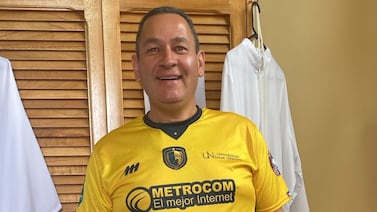 Ni Jafet Soto lo creerá: el padre Sejo se volcó, se quitó la camiseta de Herediano y se puso la de Liberia