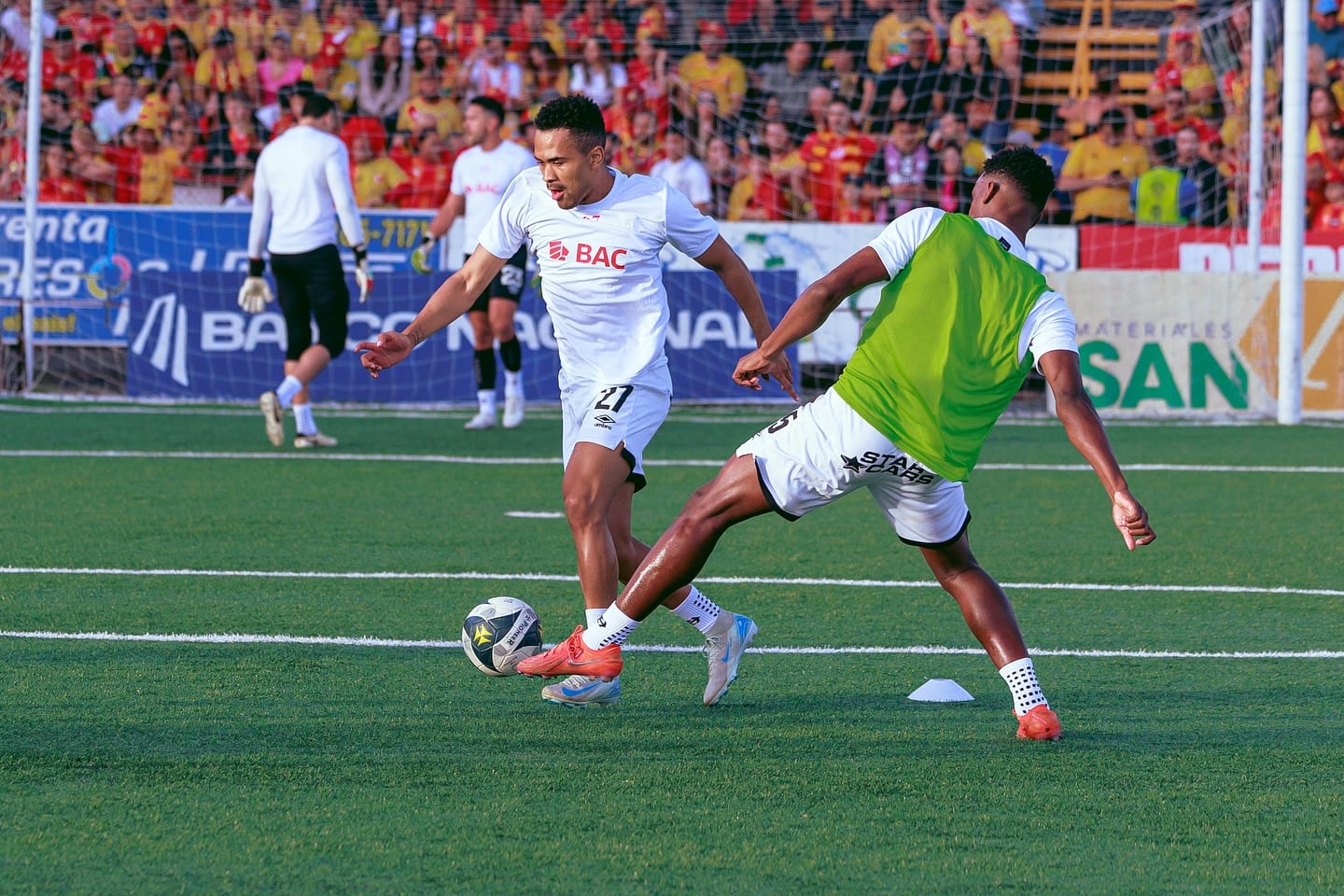 Ian Lawrence llegó a Liga Deportiva Alajuelense a mediados de 2019, para integrarse al equipo del alto rendimiento.