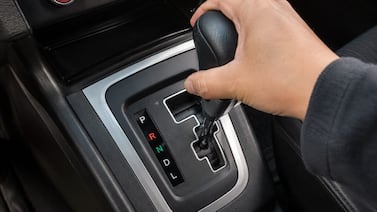 Para qué sirve la ‘L’ en los carros automáticos y cuándo conviene usarla