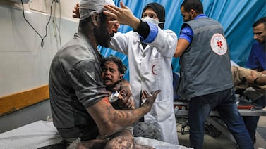 Israel busca rehenes en hospital al sur de la Franja de Gaza