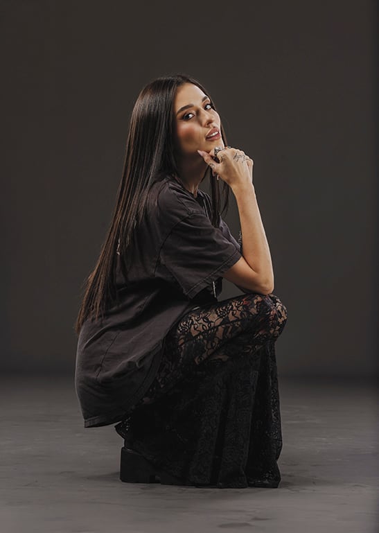 Tatuadora Jana de Oliveira en revista Perfil