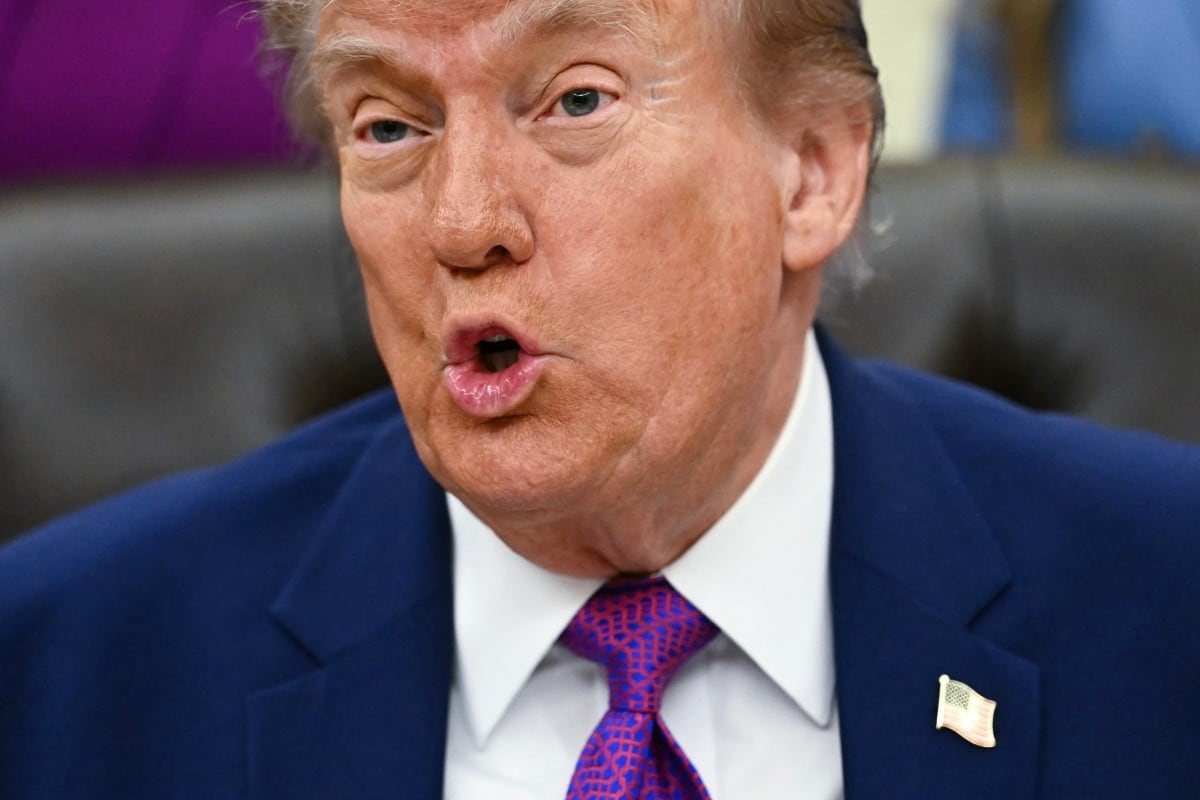 Donald Trump arremete contra la Corte Suprema por fallos desfavorables contra sus políticas.