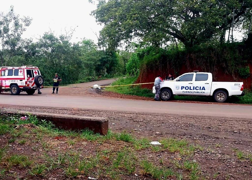 La víctima fue localizada a eso de las 6 a. m. de este viernes por un hombre que caminaba por el lugar, en San Antonio de Los Chiles.