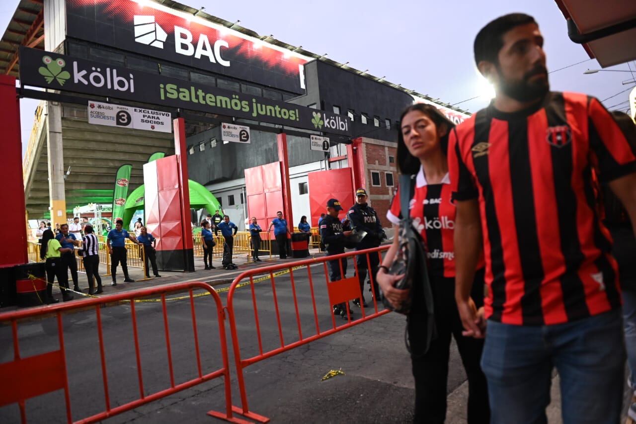 22/05/2024/ Ambiente previo Juego entre Liga Deportiva Alajuelense vs Saprissa por el partido de ida por la final de l Liga Promerica en el estadio Alejandro Morera Soto / Foto Albert Marín