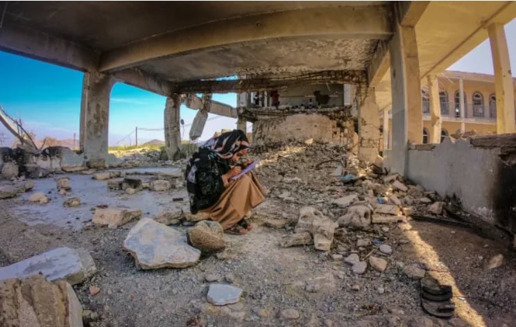 Escuela dañada por la guerra en Yemen.