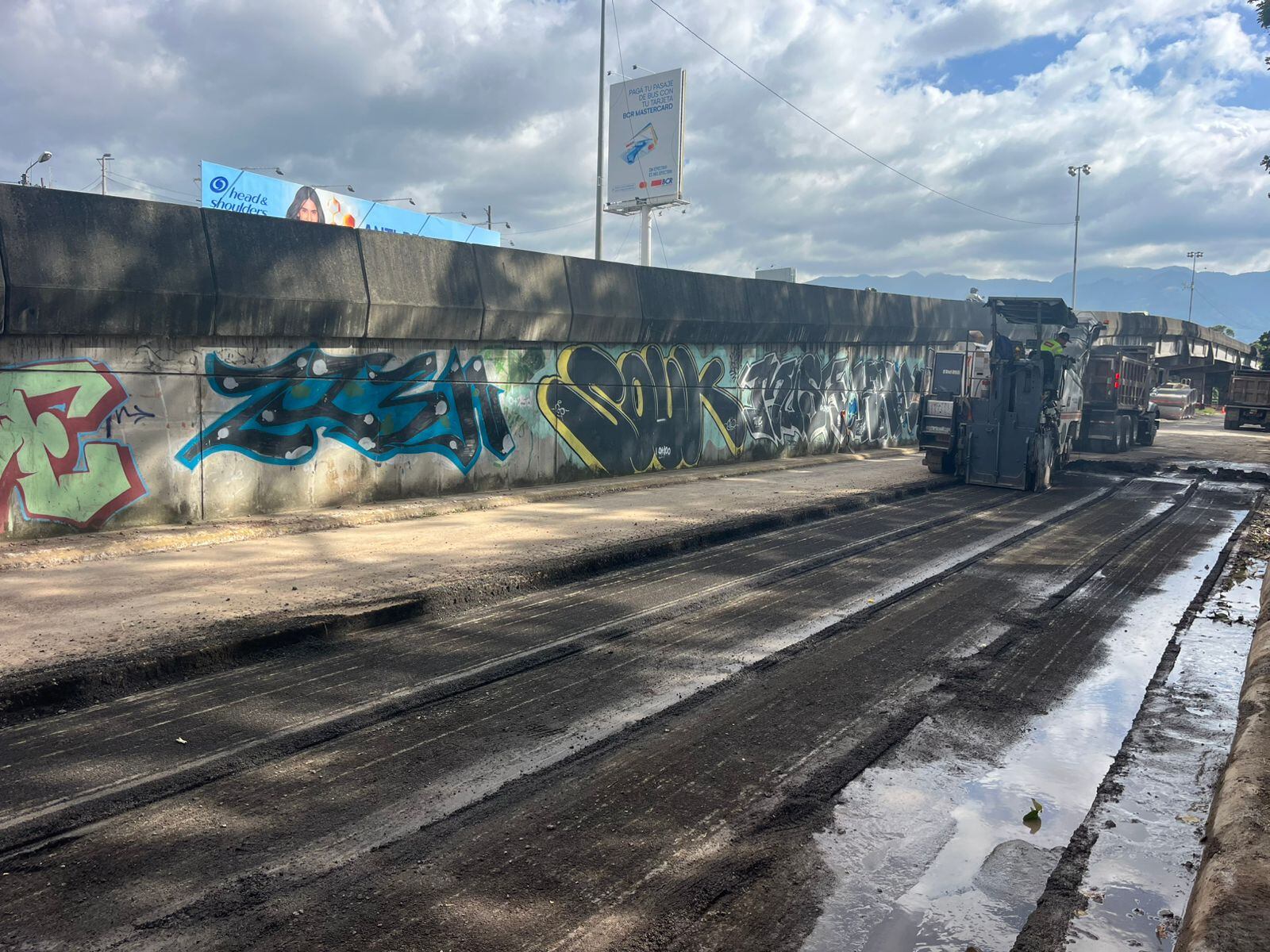 Puente de Circunvalación sobre río María Aguilar avanza: pilotes listos, demolición iniciada y tránsito parcialmente habilitado.