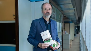 El escritor Juan Villoro analiza relación del fútbol con el poder y el crimen: ‘La FIFA es una fuerza de ocupación’