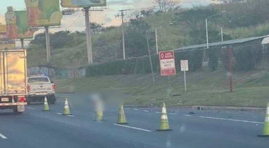 Un hombre falleció frente al Centro de Convenciones en la autopista General Cañas.