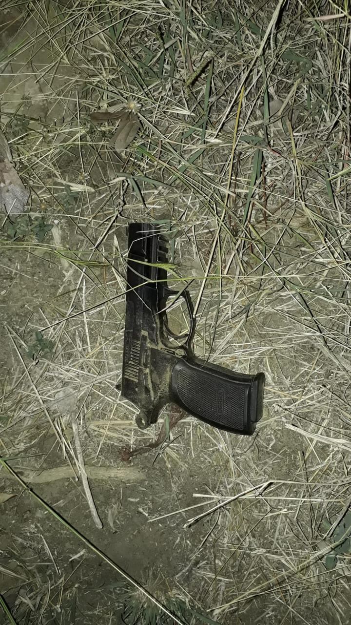 Cerca del local donde ocurrió el asesinato de Mendoza Rivas, la Fuerza Pública detuvo al sospechoso, de apellido García, quien portaba esta arma de fuego, Foto: Cortesía MSP.