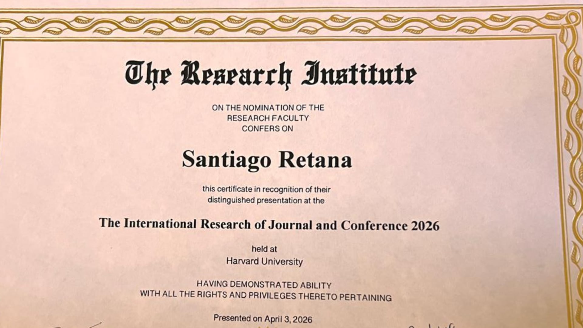 Santiago Retana destacó entre estudiantes de todo el mundo con una investigación sobre el impacto de los metales pesados en la salud comunitaria de la represa de Hatillo, República Dominicana.