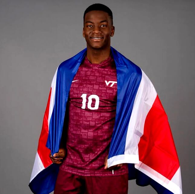 Marcos Escoe delantero de Saprissa