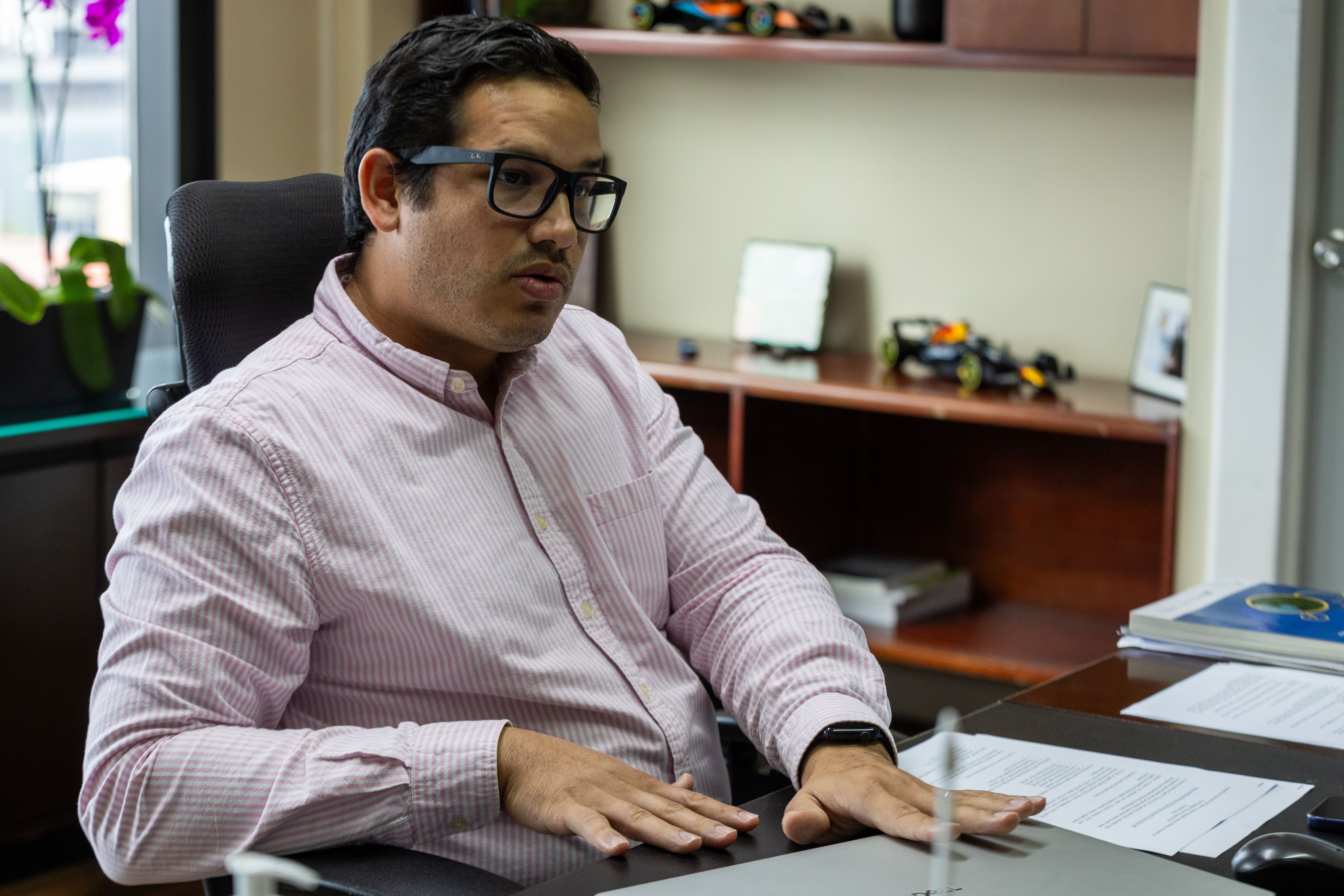 Entrevista a Viceministro de Hacienda Víctor Carvajal