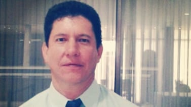 Homicida de querido docente en Puerto Jiménez hizo compras con sus tarjetas bancarias después del crimen