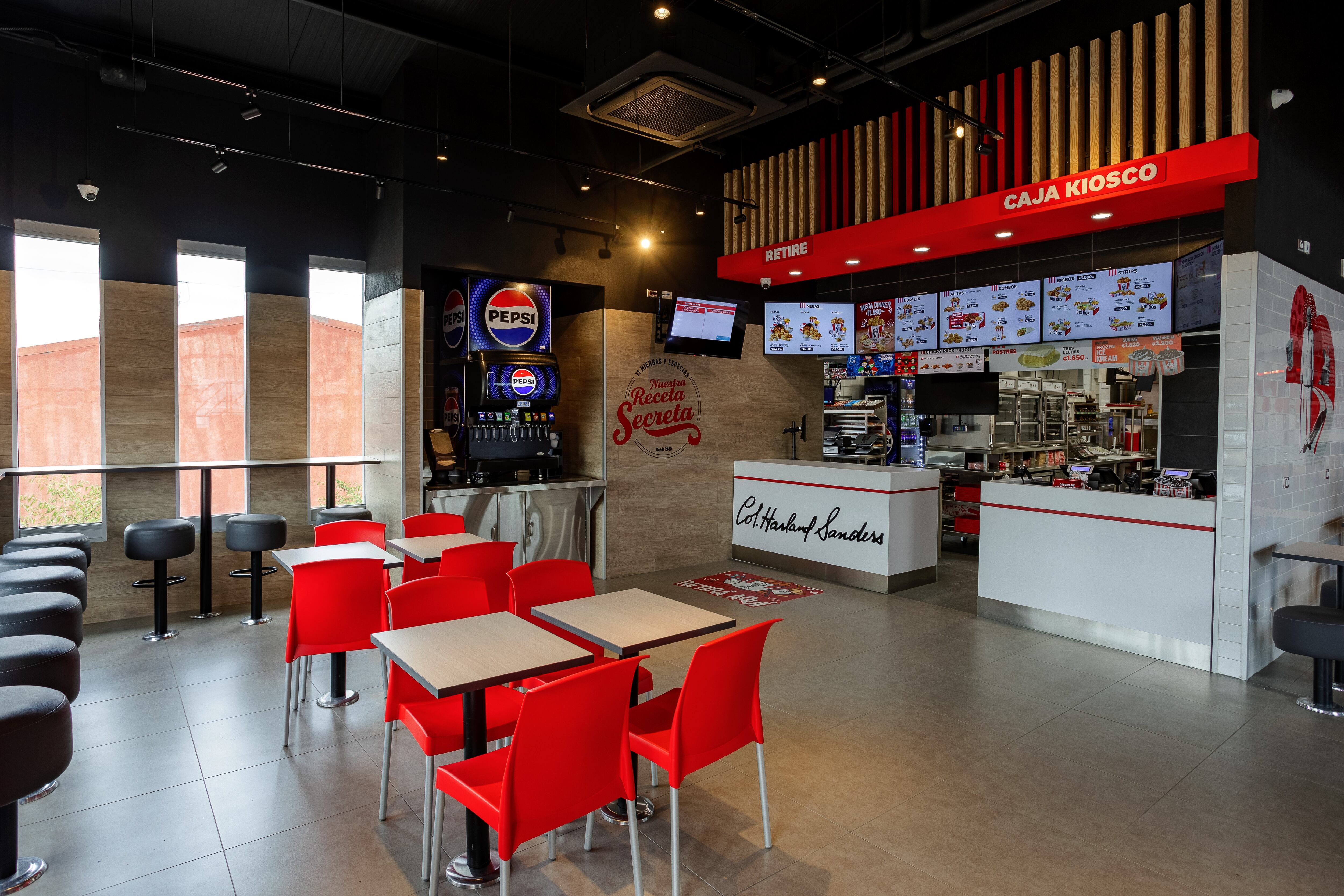 KFC Costa Rica amplió su presencia en el país con la apertura de dos nuevos restaurantes en Concepción de La Unión, Cartago, y El Coyol, Alajuela, como parte de su plan de expansión 2025. Cada local incorpora autoservicio, servicio exprés y tecnología para mejorar la experiencia de los clientes.