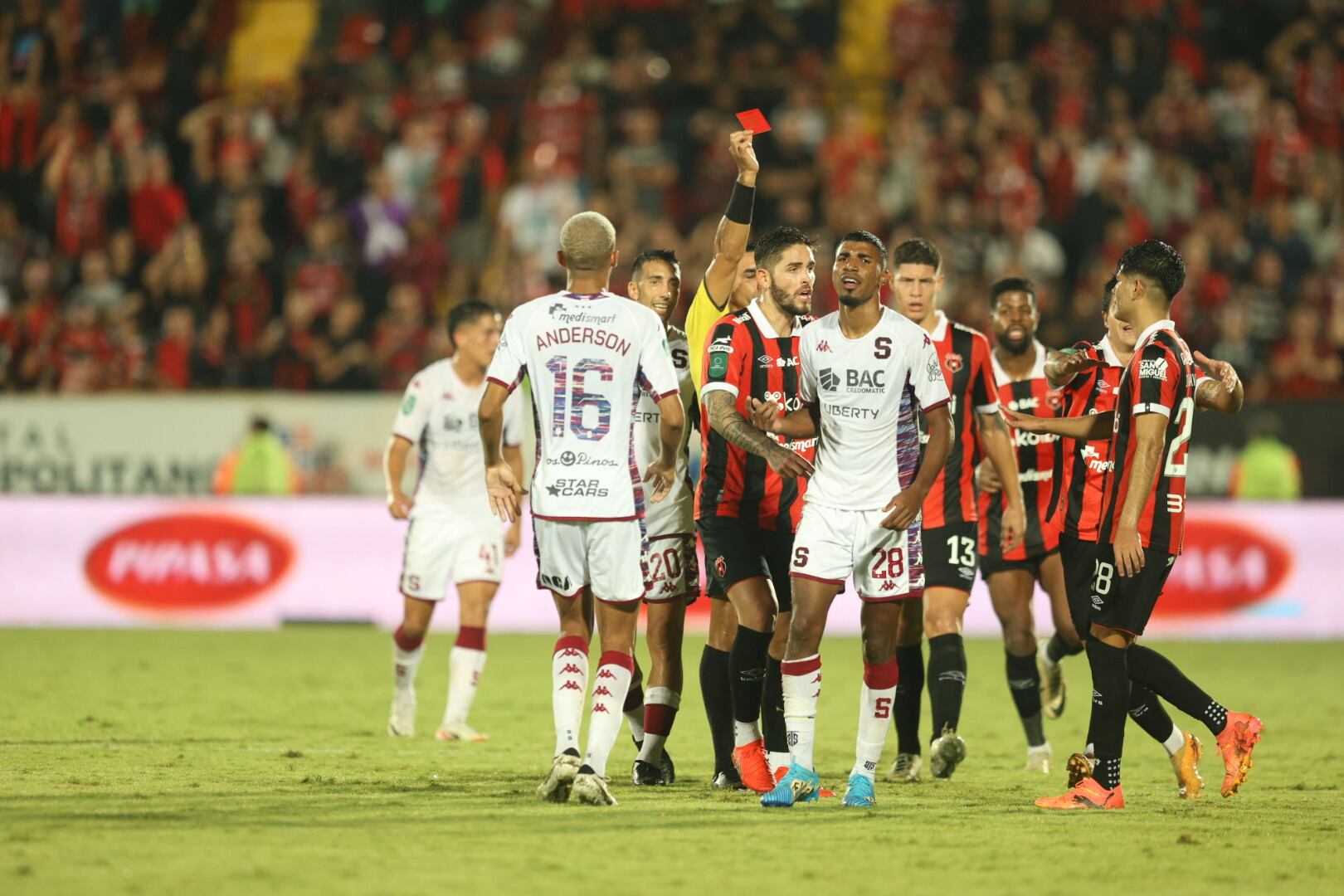 22/05/2024, Alajuela, Estadio Alejandro Morera Soto, partido de ida de la final del torneo de clausura 2024 entre Liga Deportiva Alajuelense y el Deportivo Saprissa.