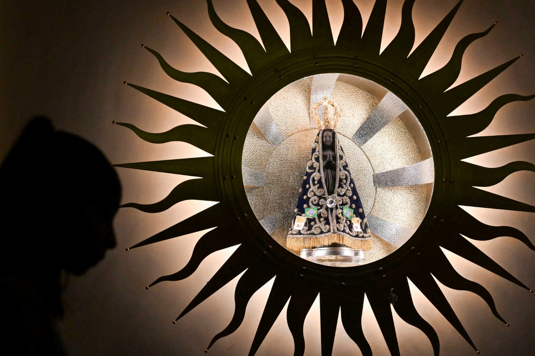 Una imagen de Nuestra Señora Aparecida es vista en la parroquia de Nuestra Señora Aparecida, en Moema, São Paulo, Brasil, el 1.° de octubre de 2026.