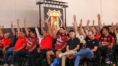 Socios de Alajuelense ratifican respaldo a Joseph Joseph y su grupo