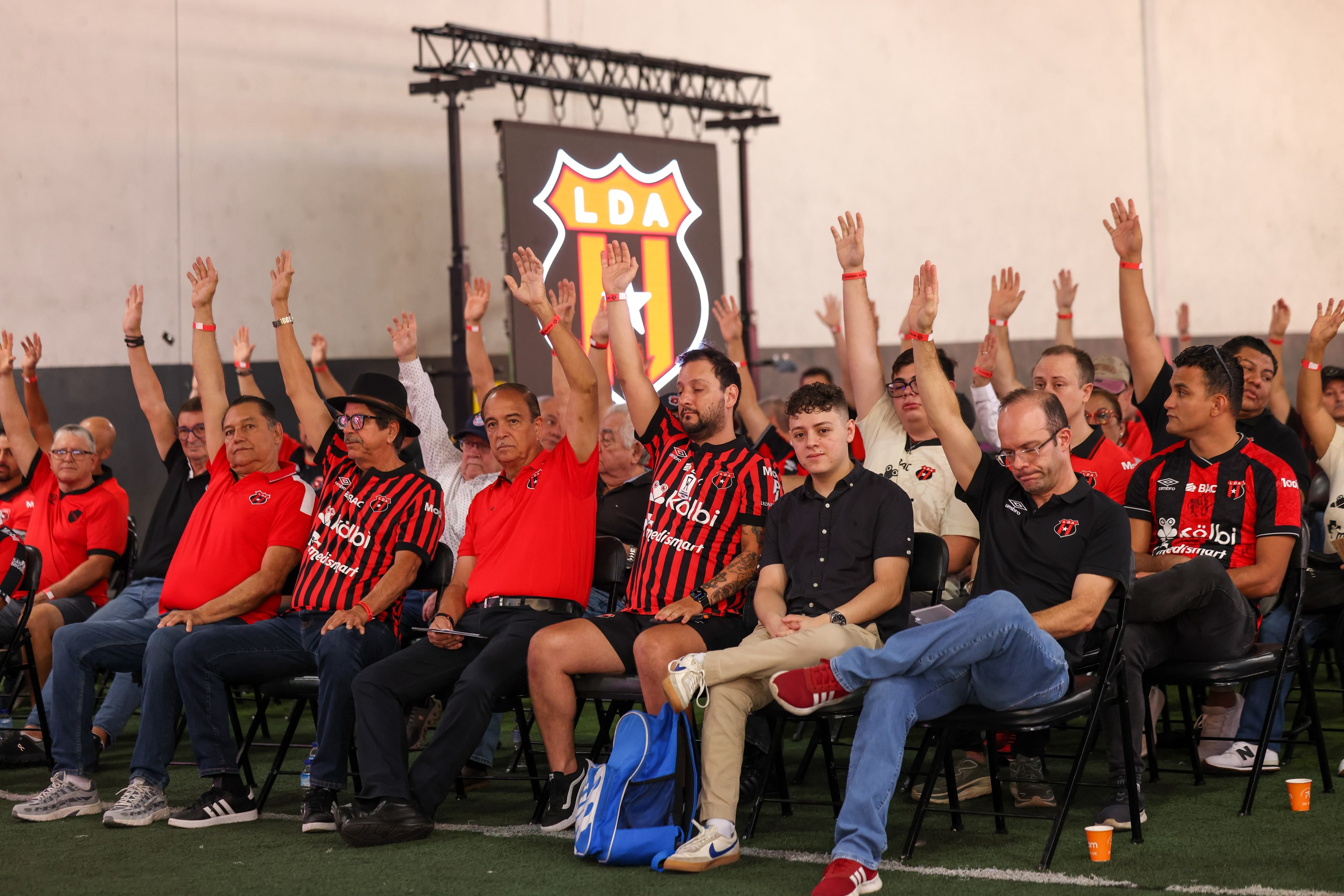 Los asociados de Liga Deportiva Alajuelense tenían una cita en la asamblea general ordinaria del club.