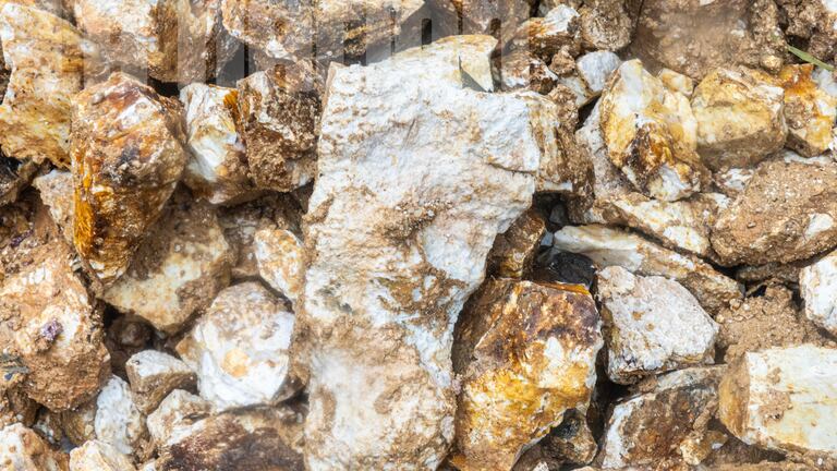 Pruebas de un saqueo: Así es el negocio del oro en el cerro Conchudita