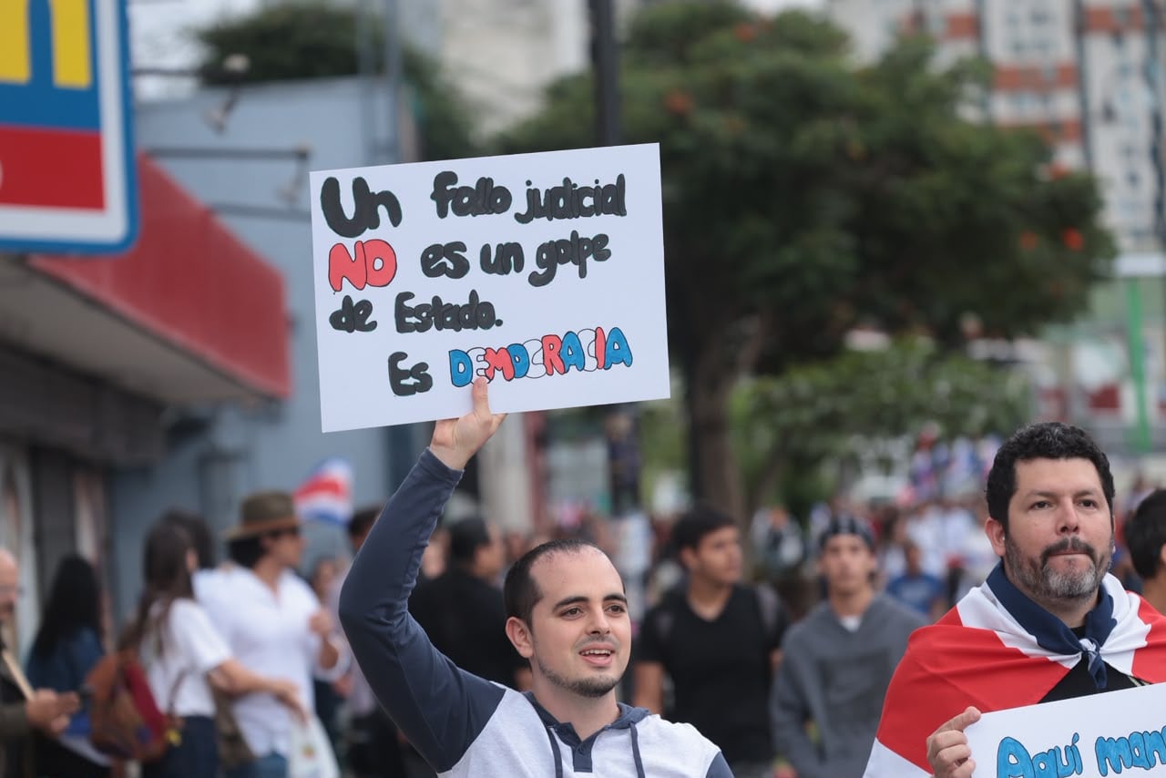 Manifestación en defensa del Poder Judicial y la institucionalidad congregó miles de personas en San José.