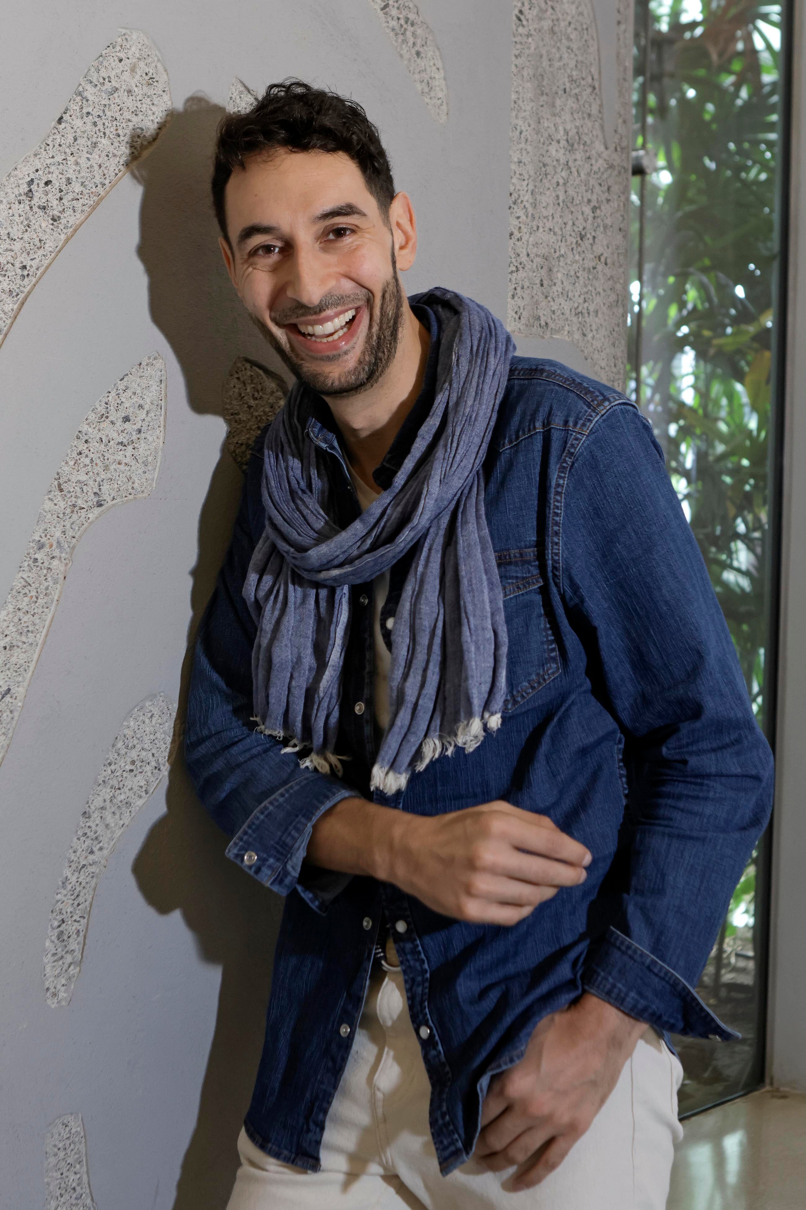 Retrato del escritor canadiense Eric Chacour