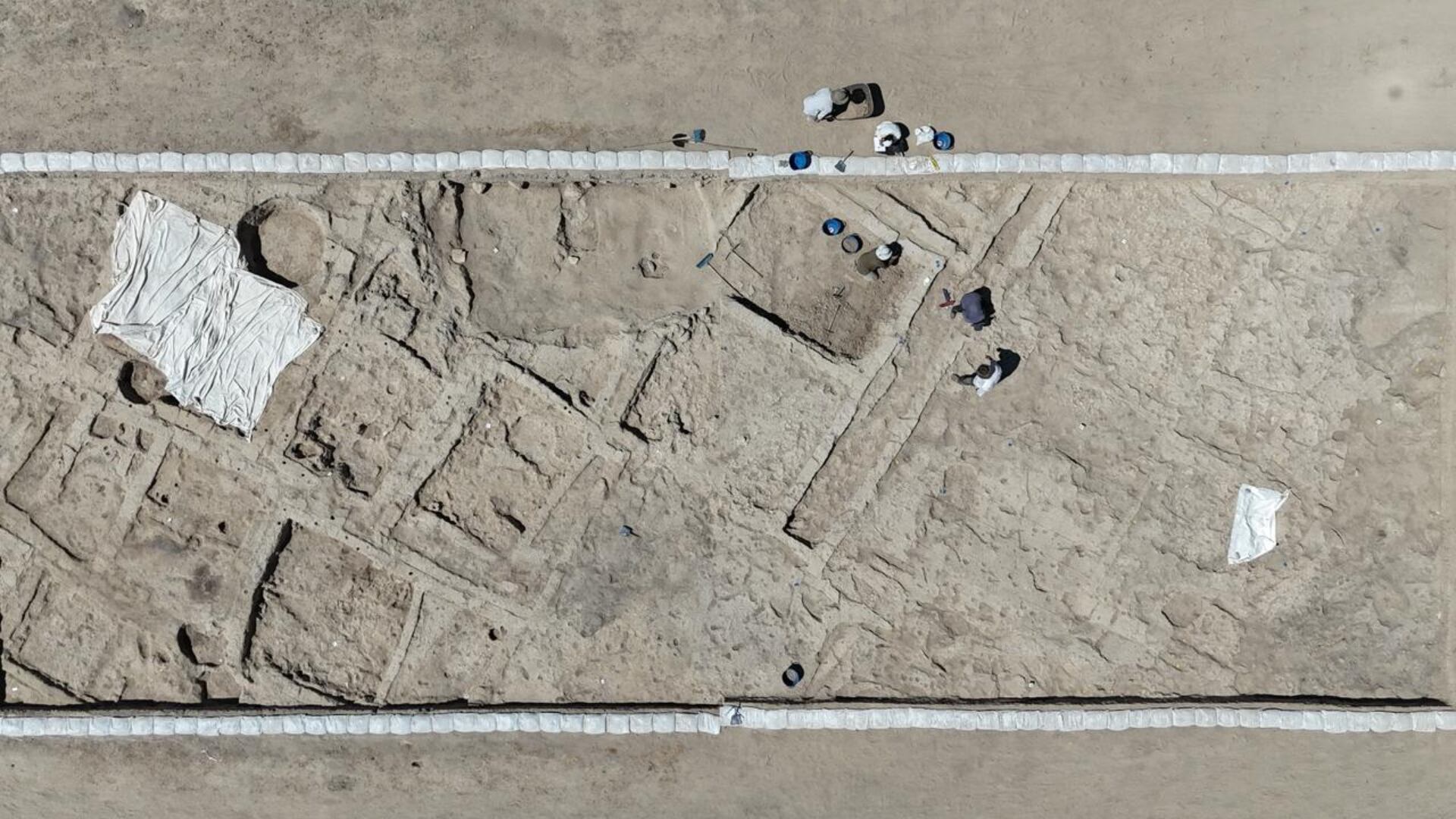 Arqueólogos descubren en Turquía la calle más antigua del mundo, con más de 10.000 años. Revela un diseño urbano temprano del Neolítico.