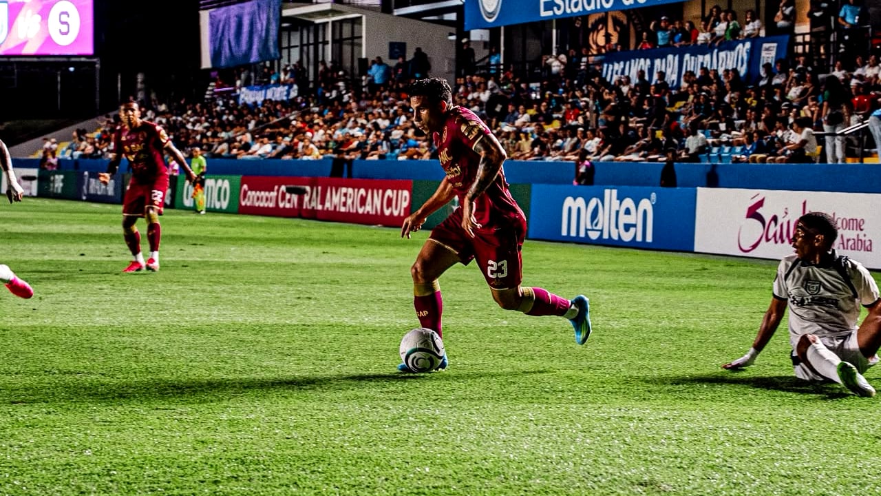 Saprissa enfrento de visita a Umecit de Panama en la Copa Centroamericana de Concacaf.