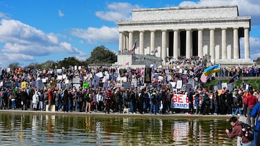 Masivas protestas contra Donald Trump se extienden por Estados Unidos y Europa