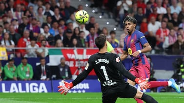 Barcelona le gana al Atlético y aprovecha la caída del Real Madrid